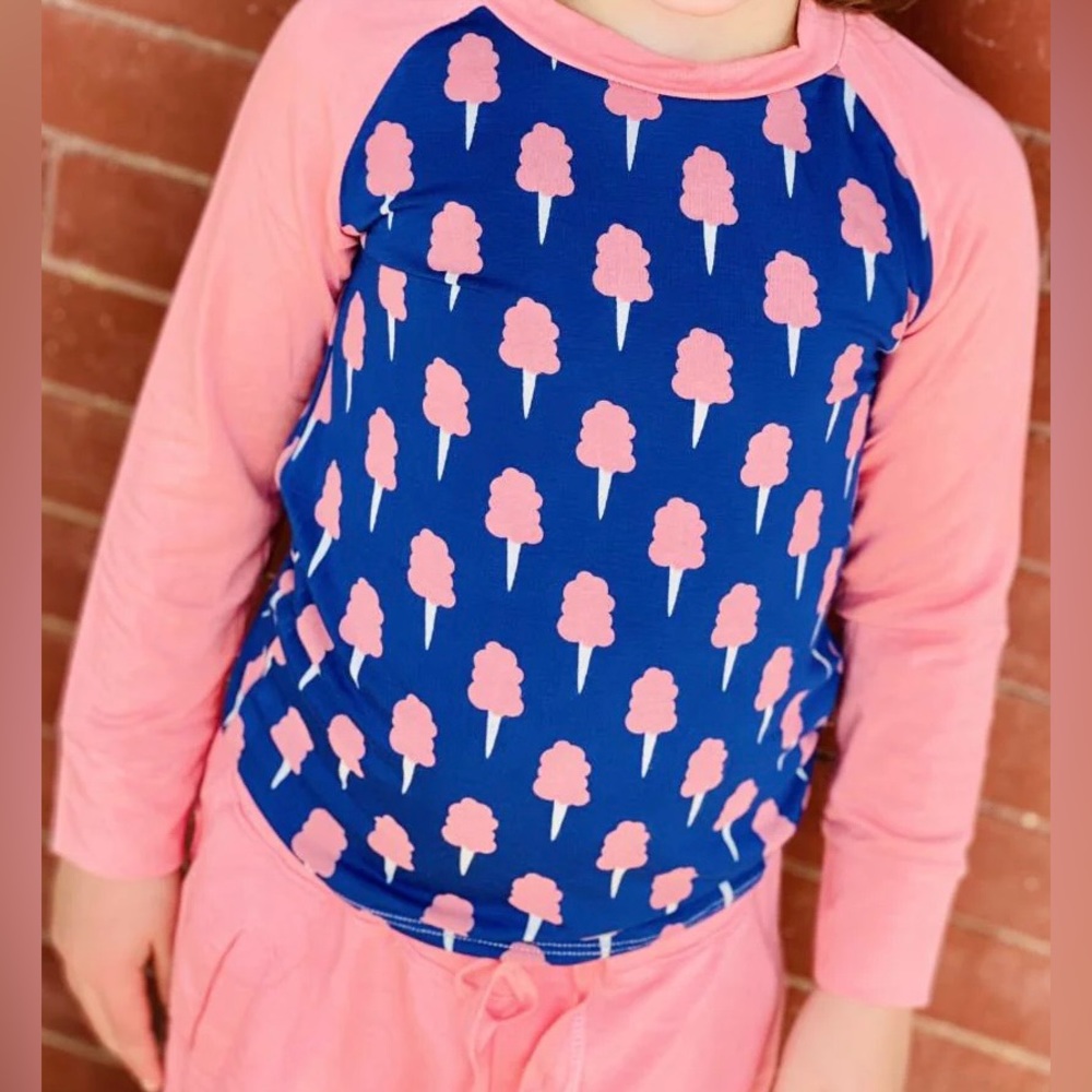 NWT Girls’ Long Sleeve Tailored Fit Raglan Tee in Navy Cotton Candy (Size 3T) - Picture 2 of 9